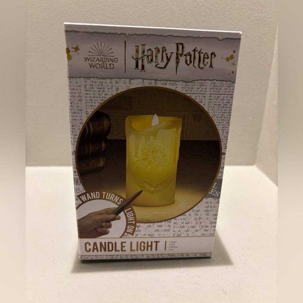 NWT -Harry Potter Candle Light /Wand Remote Wizarding World- image/spells
